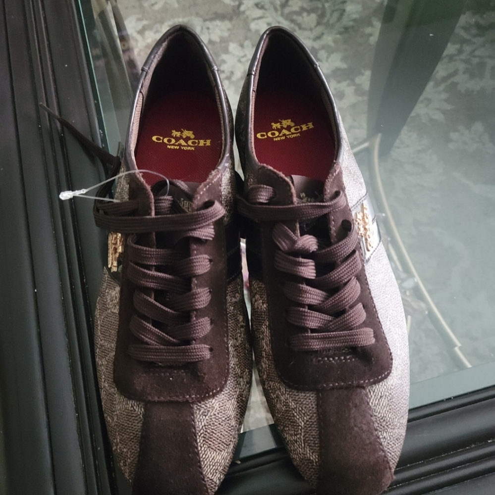 Women's sneakers